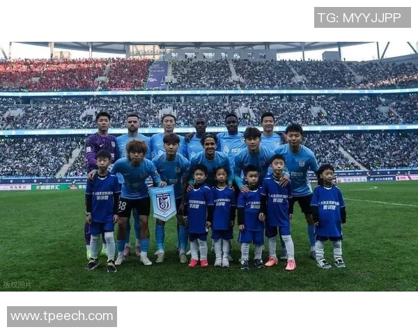 足球明星归国助力家乡发展重燃球迷热情与希望